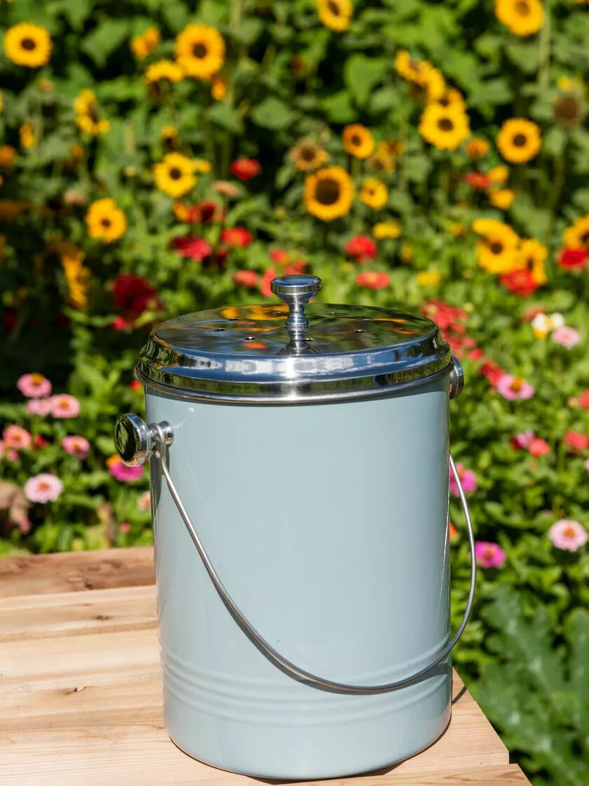 GSC Large Painted Stainless Steel Compost Pail 4 GSC Large Painted Stainless Steel Compost Pail - Image 2