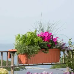 GSC Adjustable Self-Watering Railing Planter, 32"