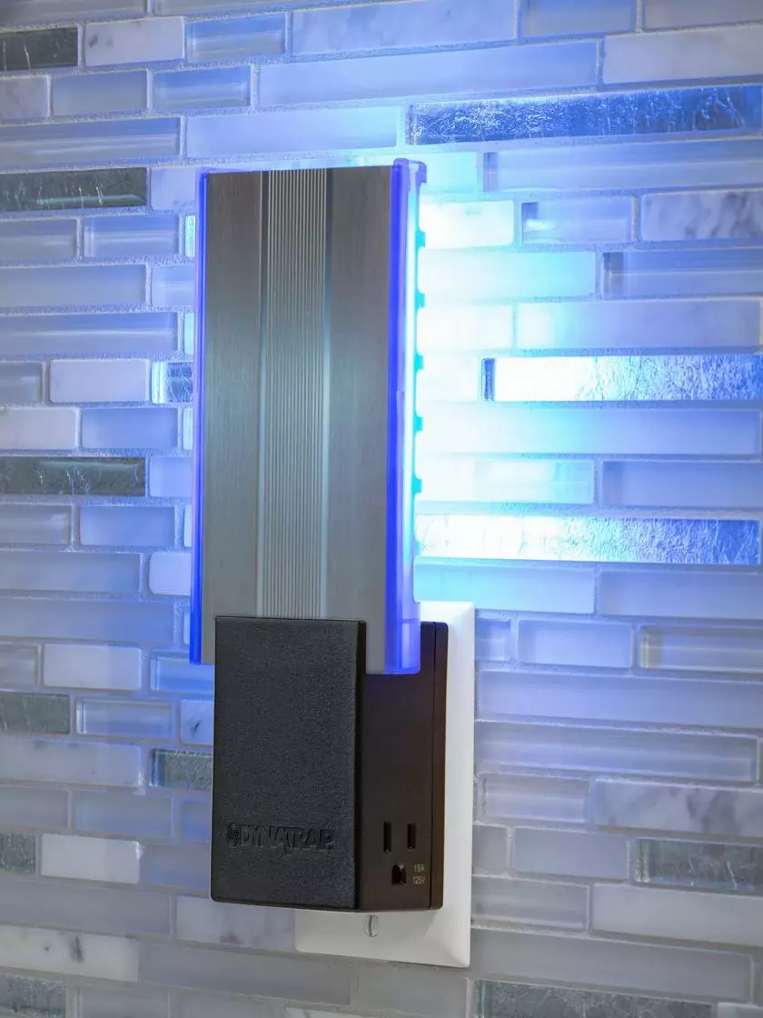 GSC Dynatrap DT3039 Flying Insect Trap 3 GSC Dynatrap DT3039 Flying Insect Trap