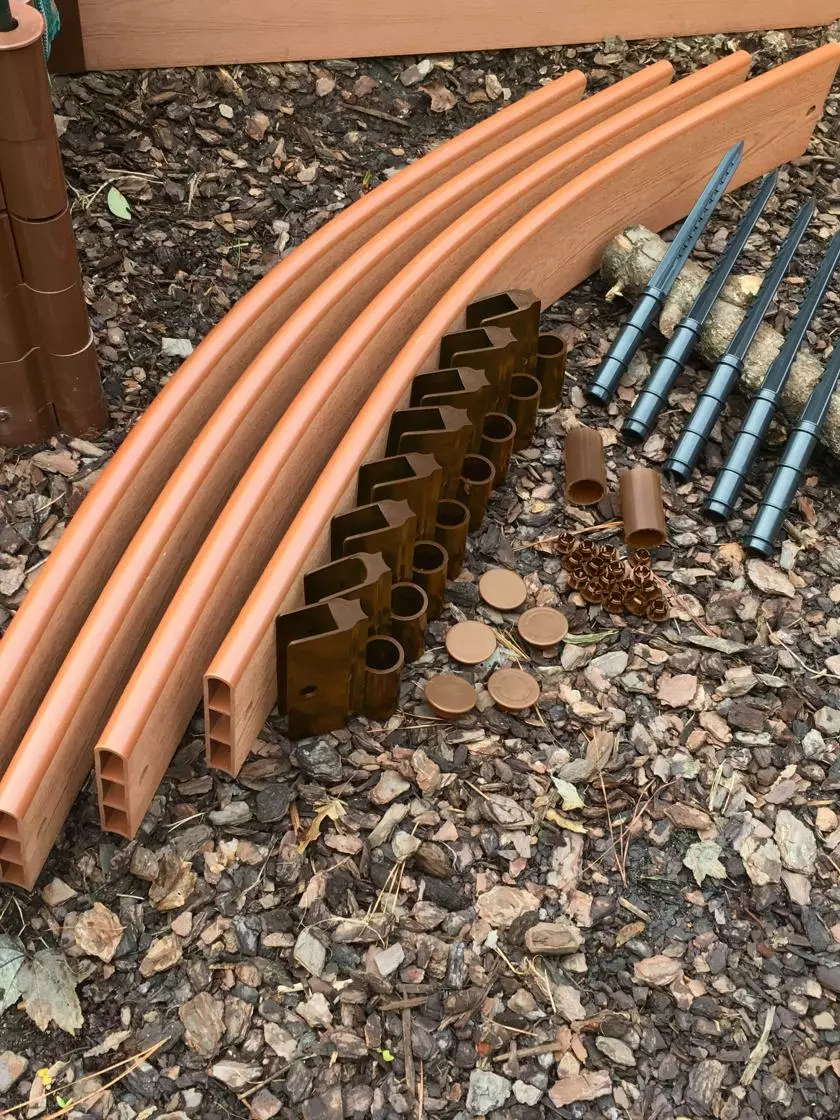 GSC Curved Composite Landscape Edging Kit With 1" Boards 7 GSC Curved Composite Landscape Edging Kit With 1" Boards - Image 5