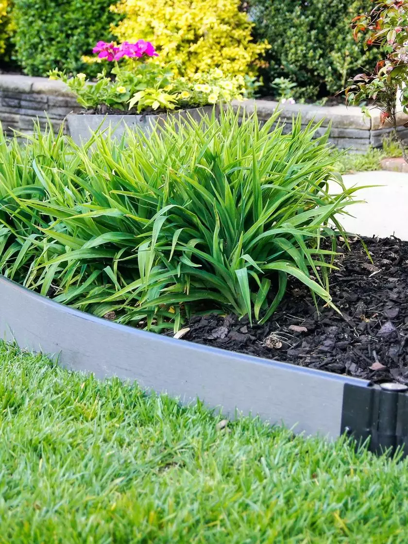 GSC Curved Composite Landscape Edging Kit With 1" Boards 4 GSC Curved Composite Landscape Edging Kit With 1" Boards - Image 2