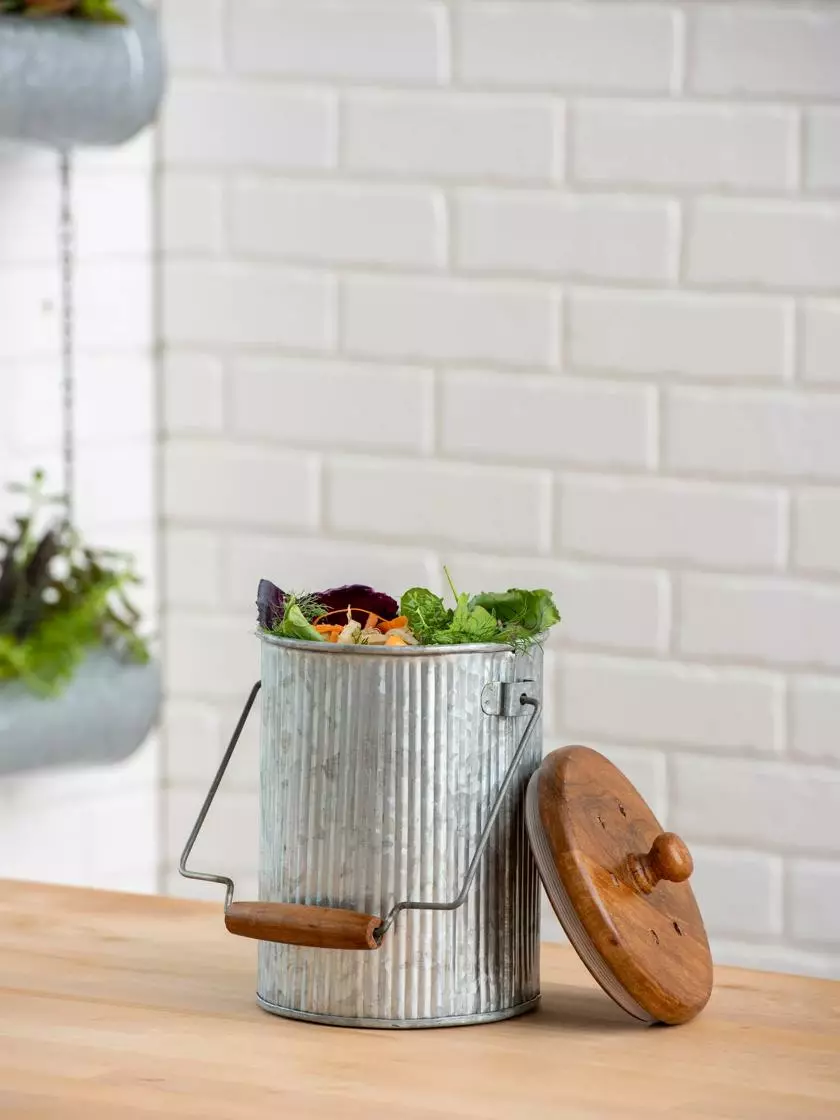 GSC Galvanized Compost Pail 6 GSC Galvanized Compost Pail - Image 4