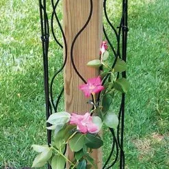 GSC Bosmere Trellis For Mailbox Or Lamp Post
