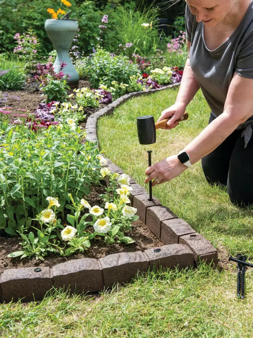 GSC Roman Stone Recycled Rubber Landscape Edging, 4' 5 GSC Roman Stone Recycled Rubber Landscape Edging, 4' - Image 3