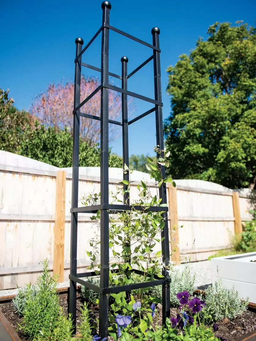 GSC Essex Square Obelisk 3 GSC Essex Square Obelisk