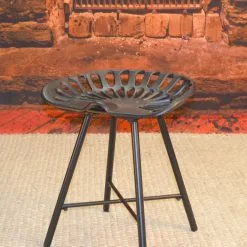 GSC Rustic Dylan Stationary Tractor Seat Stool -Plant Supports Shop 8612283 02v