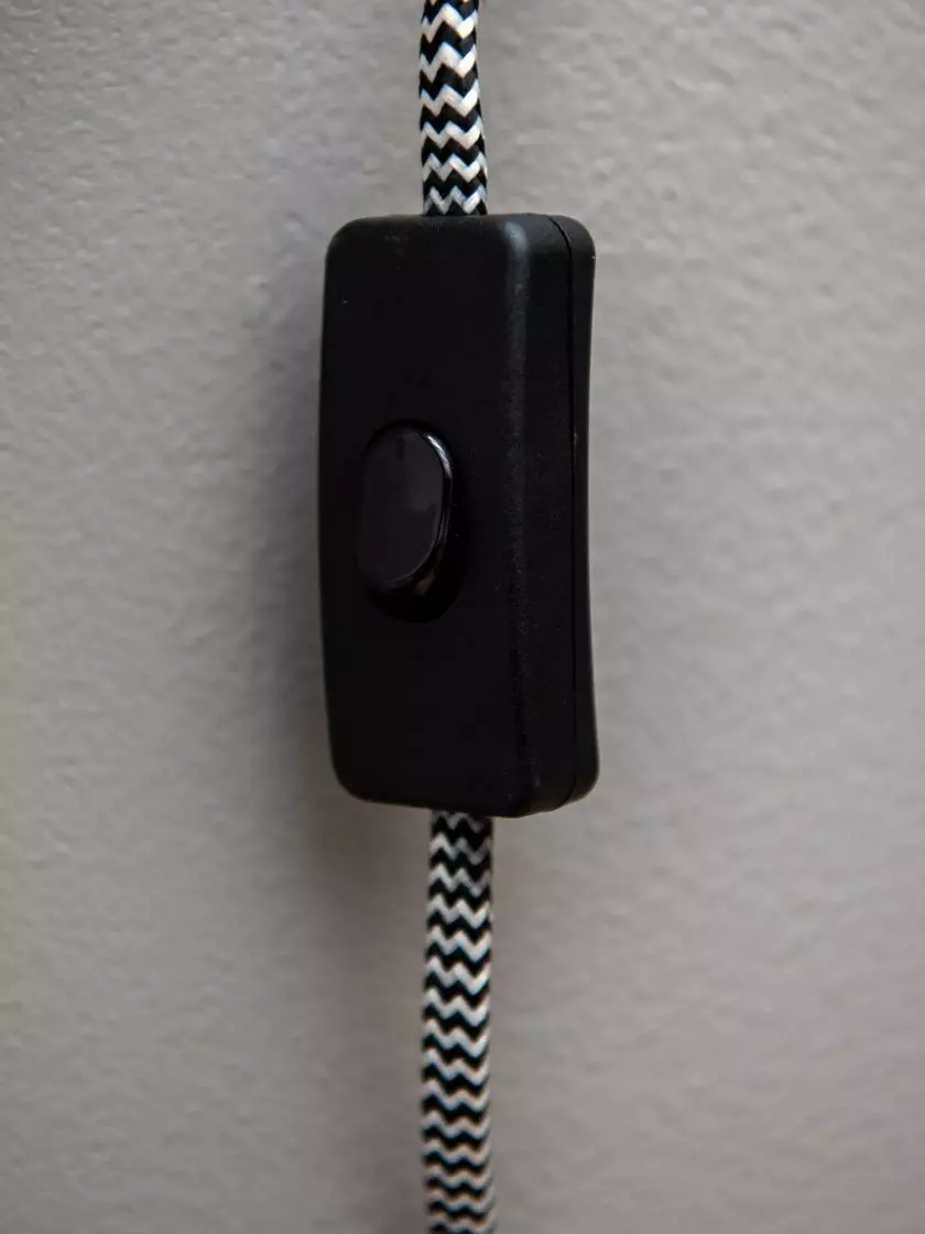 GSC Kira Grow Light Hanging Planter 7 GSC Kira Grow Light Hanging Planter - Image 5